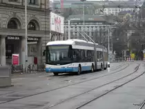 VBZ - Hess Swisstrolley BGGT-N2C Nr.77 unterwegs auf der Linie 31 in Z�rich am 21.04.2013