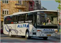 (AT 9001)   Setra S 415 UL pendelt von Montags bis Samstags zwischen dem Bahnhof Ettelbr�ck und dem Bahnhof Mersch hin und her, bedientdabei die kleinen Orte an dieser Strecke.  25.04.2013 