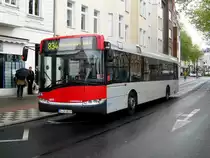 Solaris Urbino auf der Linie 834 nach Hauptbahnhof D�sseldorf an der Haltestelle D�sseldorf-Oberkassel Belsenplatz.(12.5.2013) 