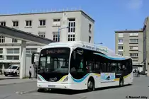 Dieser Van Hool geh�rt zur Firma Marineo in Bolongne Sur Mer in Frankreich.
In konnte ich am Place de France aufnehmen,6.5.2013.