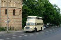 Der DO54 vor dem Gem�uer der Friedenskirche in Niedersch�nhausen. (20.05.07)