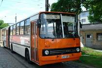 Der Ikarus 280 in der �berlandausf�hrung war leider nicht im Einsatz, wurde aber auf dem Betriebshof ausgestellt. Ich w�rde es toll finden, wenn mir jemand was zu dem Zielschild sagen k�nnte. Ich habe dort viele Personen vom Verein gefragt, aber niemand konnte mir sagen, wann diese Linie 52 existierte und wie der andere Endpunkt hie�. F�r Informationen bin ich sehr dankbar. (20.05.07)