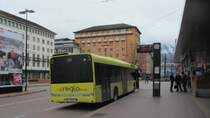 Heckansicht eines Solaris Urbino 12 am Innsbrucker Hauptbahnhof.(20.4.2013)