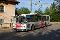 Dieser ZIU 9 Trolley Bus stand am 5.5.2013 in der bulgarischen Stadt Pernik
im Liniendienst.