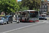 Am 13.05.2013 fuhr atac 7627 (Mercedes-Benz Citaro O530 I) als Linie 492 am Piazza del Risorgimento in der N�he vom Vatikan.