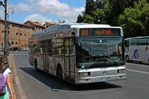 atac 4299 (Iveco Irisbus) am 17.05.2013 auf der Linie 160 nach Rufino in Rom.