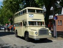 Do54 vom Waggonbau Bautzen, Kennzeichen B-DO 541H, fuhr bis 1970 im Plandienst in Ostberlin. Anl�sslich des Festes  100 Jahre Woltersdorfer Stra�enbahn  war dieser Bus in Woltersdorf zu sehen. 19.5.2013
http://www.bahnbilder.de/album/100-jahre-woltersdorfer-strassenbahn-162.html
