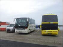 Mercedes Sprinter aus der Schweiz und Setra 411 HD von Stottmeier aus Deutschland und Neoplan Spaceliner von Oberhavel-Bus-Express aus Deutschland im Stadthafen Sassnitz am 25.08.2012