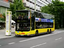 MAN Lion's City DD (Doppelstock) auf der Linie M48 nach Zehlendorf Busseallee an der Haltestelle Mitte Spandauer Strae/Marienkirche.(15.6.2013) 