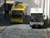 20.04.08,zwei Busgenerationen von Mercedes-Benz,EVAG Nr.3249 u.4522 am Busbahnhof in Essen-Steele.