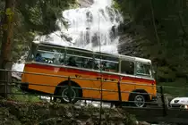 in Saurer OCS 2 auf dem Postautokurs Griesalp-Kiental-Reichenbach; 09.02.2013