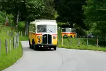 Ein Saurer 1 C-H gefolgt von einem Saurer OSC 2 im Kiental; 09.06.2013