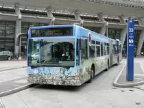 VBL - Mercedes Citaro Nr.142 LU 199442 bei den Haltestellen vor dem Bahnhof Luzern am 11.06.2013