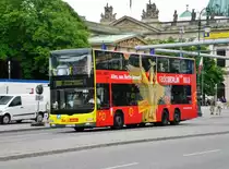 MAN Lion's City DD (Doppelstock) auf der Linie 100 nach S+U Bahnhof Zoologischer Garten an der Haltestelle Mitte Staatsoper.(15.6.2013) 