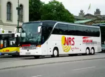 Setra S 400er Serie (Top Class) an der Haltestelle Mitte Spandauer Staatsoper.(15.6.2013) 
