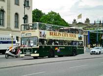  MAN-Doppeldecker Sightseeing-Bus an der Haltestelle Mitte Staatsoper.(15.6.2013) 