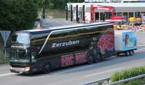 Setra 431 DT, Zerzuben aux couleurs EHC Visp, prs de Berne le 16.06.2013