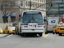Ein GMC-RTS (Rapid Transit Series) in der n�he der Wall Street in New York. Aufgenommen am 08.04.08