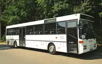Dieser Mercedes-Benz O 407 von M�rkl-Reisen war am 6.7.2013 in der N�he des Vogelwoogs in Kaiserslautern abgestellt.