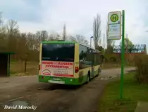 Wagen 532 der VBBr verl�sst gerade den Terminus in Neuendorf . 
Das Foto entstammt dem jahre 2011 und zeigt den Endpunkt bevor dieser 
umsrukturiert und umgebaut wurde ... 