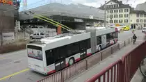 Stadtbus Nr.108 f�hrt am 10.4.2013 an der Baustelle vorbei zur Ersatzhaltestelle Technikumstrasse.