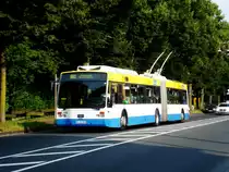  Van Hool AG 300 T auf der Linie 682 nach Solingen H�hscheid Brockenberg an der Haltestelle Solingen Central.(23.7.2013)   