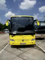 Gelber MB Tourismo am 19.07.13 an der A7 