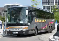 Setra S 416 GT-HD, Laschke-Reisen, am Cruiser Terminal in Hamburg - 13.07.2013