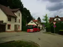 KA-SB 521 war am 09.08.2013 auf Kurs 244 083 eingesetzt und beschleunigt gerade in der Gernsbacher Stra�e, um seinem Ziel, dem Baden-Badener Leopoldsplatz, schneller n�her zu kommen.