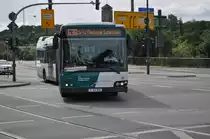 P-AV 958 auf der Linie 638 nach Berlin S+U Bahnhof Rathaus Spandau auf der Langen Br�cke. Aufgenommen 09.08.2013
