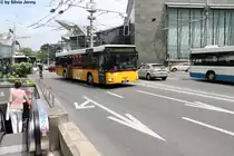 Postauto/PU Stirnimann Nr. 42 (MAN A20) am 11.7.2013 beim Bhf. Luzern