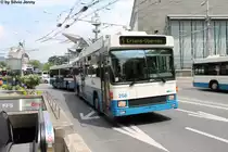 vbl Nr.268+304 (NAW/Hess BT5-25 + Hess/Lanz&Marti) am 11.7.2013 beim Bhf. Luzern. Dieser Anh�ngerzug ist infolge einer Fahrleitungsst�rung mit dem Hilfsmotor unterwegs.