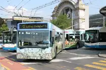 vbl Nr. 142 ''Bio Suisse'' (Mercedes Citaro O530G) am 11.7.2013 beim Bhf. Luzern