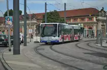 P-AV 148 auf der Linie 631 kommend aus Werder Havel zur weiterfahrt zum Potsdamer Hauptbahnhof. Hier an der Haltestelle Alter Markt. Der Bus geh�rt zum Hof in Potsdam. Aufgenommen am 10.08.2013