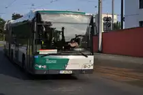 P-AV 954 auf der Linie 695 zum und am Potsdamer Hauptbahnhof. Aufgenommen am 15.08.2013
