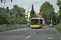 B-V 1452 auf der Linie 135 nach Alt Kladow. Aufgenommen am 18.08.2013