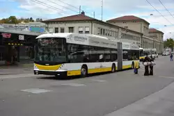 Dieser Hess Trolleybus (104) fährt am 07.10.2015 auf der Linie 1.