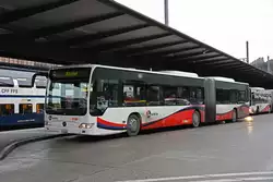 Mercedes Citaro 127, auf der Linie 6, wartet am 25.01.2023 an der Haltestelle beim Bahnhof Baden.