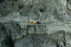 PU Epiney, Ayer, VS 26'459 (MB O303, 1991) am 24.2.2007 im Val d'Anniviers zwischen Niouc und Fang.