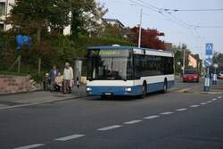VBZ/Tba Gut, Binz, Nr 10 (ZH 397'210, MAN NL263/A21, 2001) am 11.10.2007 in Z�rich Witikon.