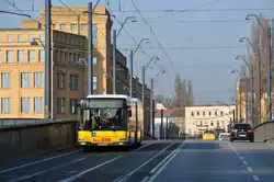 Man Gelenkbus auf der Treskowbr�cke in Berlin Sch�neweide als SEV f�r die Tram M17 16.02.2011
