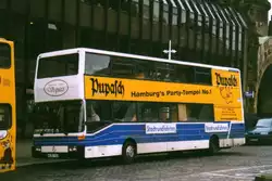 Mercedes O405 DD, aufgenommen im November 2002 in Hamburg an den Landungbr�cken.