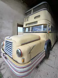 Der DO56-Doppelstockbus entstand in den 50ern des letzten Jahrhunderts auf Basis des H6-Lastkraftwagen´s.