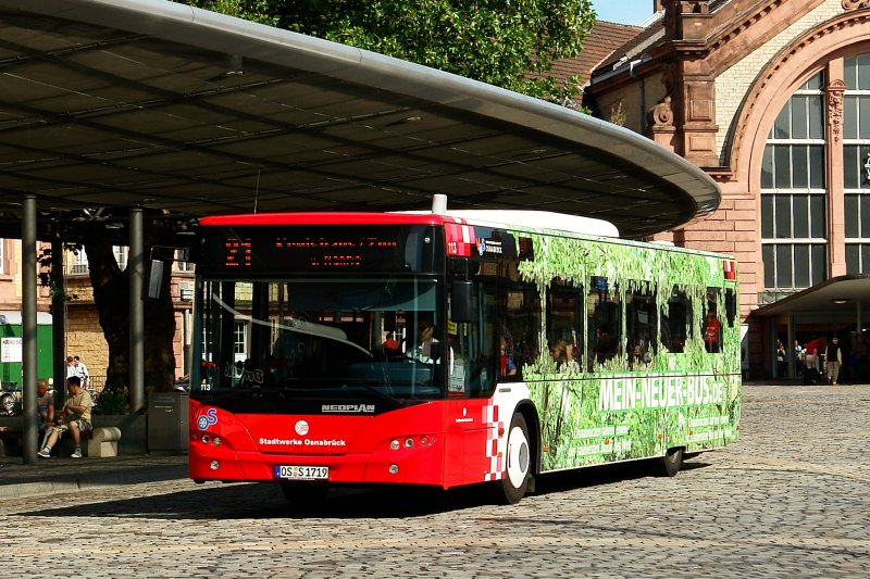 Wagen 113 (OS S 1719) mit Werbung fr www.Mein-Neuer-Bus.de am HBF Osnabrck.
27.6.2009