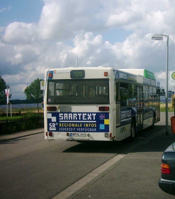 Wagen 289 der Saarbahn AG mit Saartext werbung. Am 20.07.07 als Linie 120

