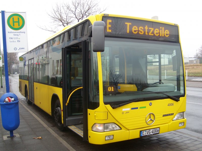 Wagen 4006 an der Hafenverwaltung