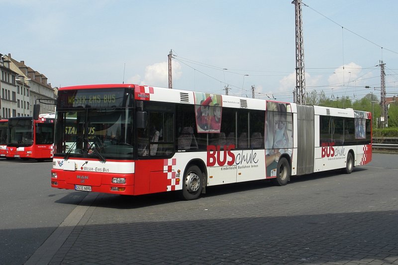 Wagen 441 (OS C 6890) mit Werbung fr die Buschule.
Aufgenommen am HBF Osnabrck.
27.6.2009