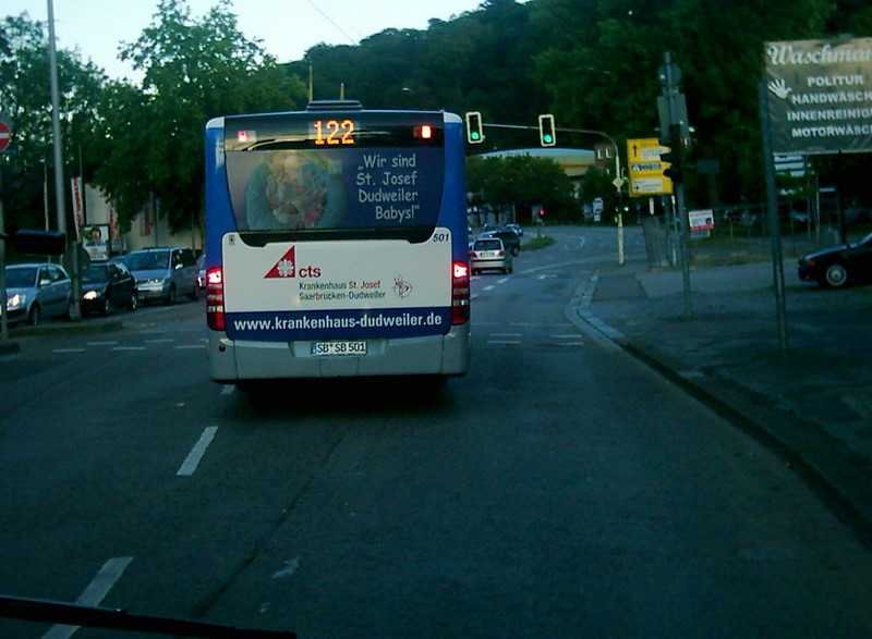 Wagen 501 am 16.08.07 Heck Ansicht als Linie 122 in der Mainzer Strae. SB:SB 501