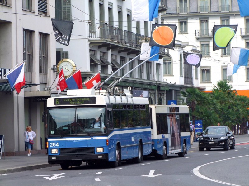 Wg264 mit Anhnger (Linie6)steuert die Haltestelle Schwanenplatz an; 080831