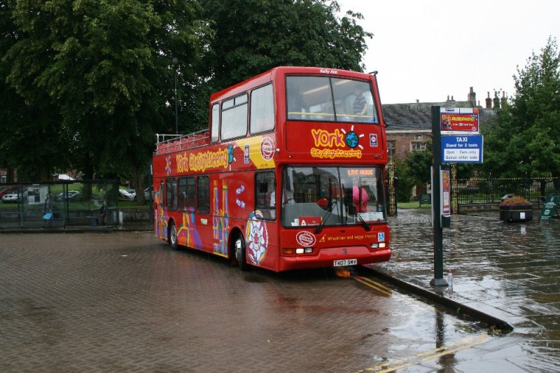 York Tour Bus. ??/Plaxton President.